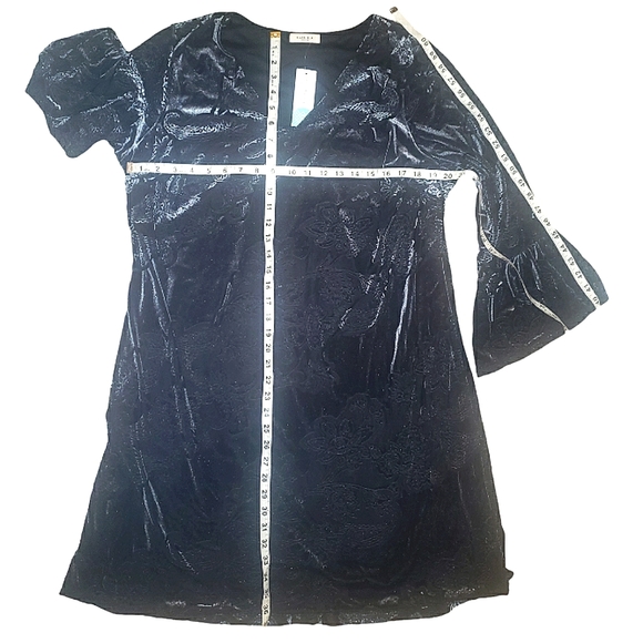 Gilli Sazan Black Floral Velvet Colorshift Sparkles Flare Sleeves Dress 1X NWT - Picture 17 of 17